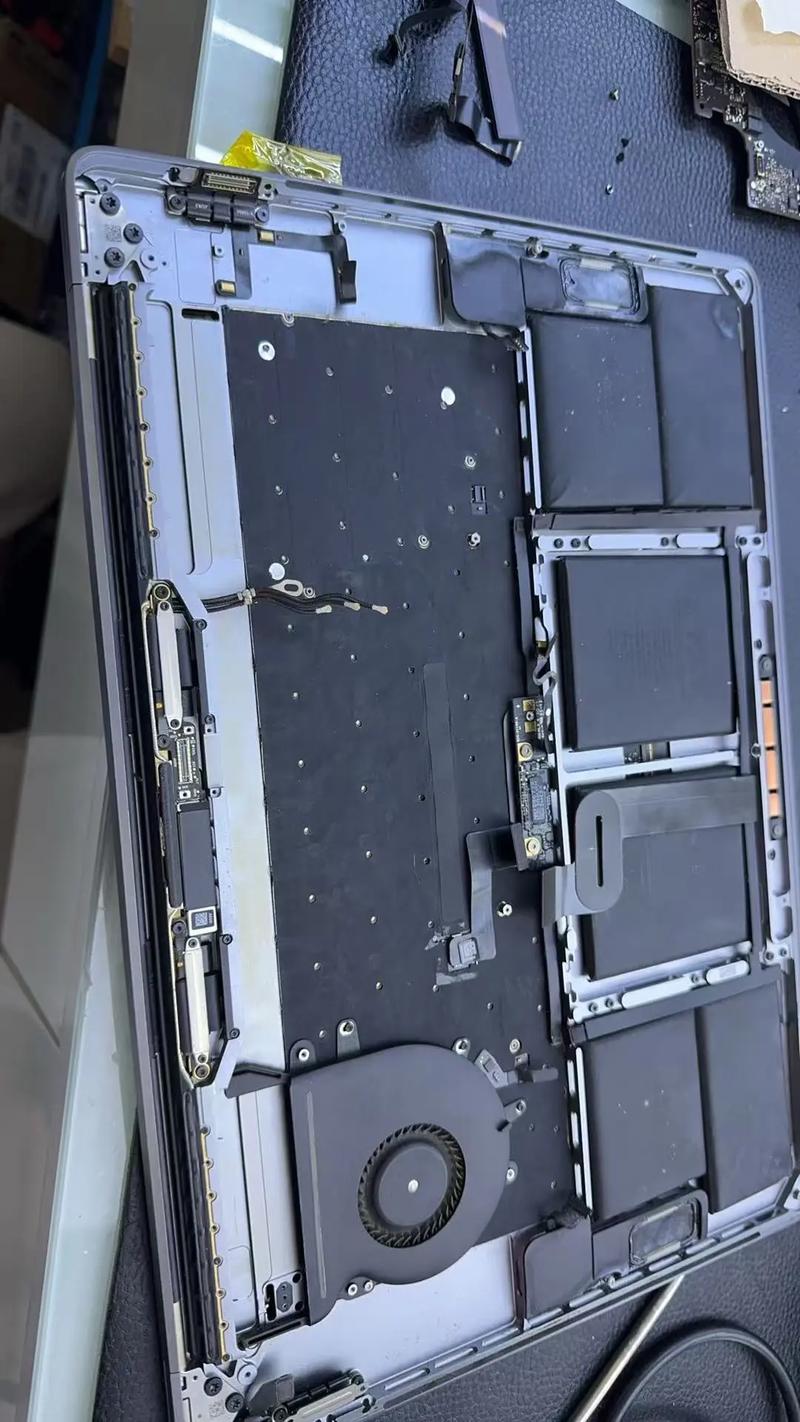 macbookpro2025拆机图