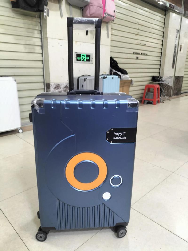 智能称重拉杆箱880元