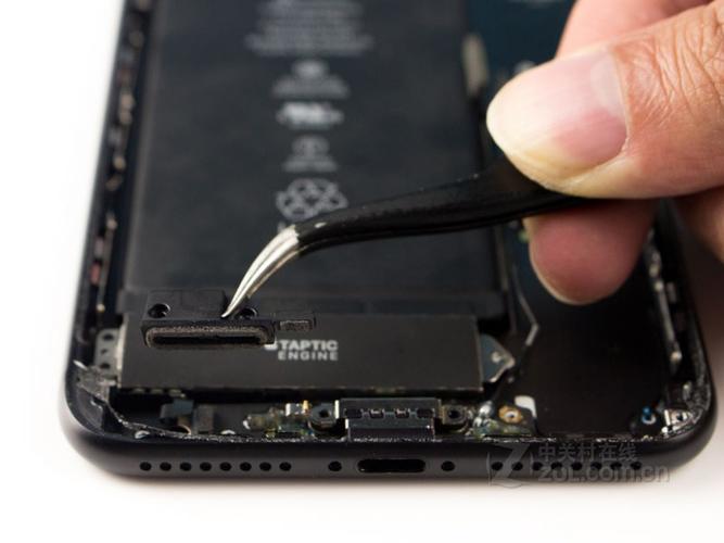 iPhone 7 Plus拆机图