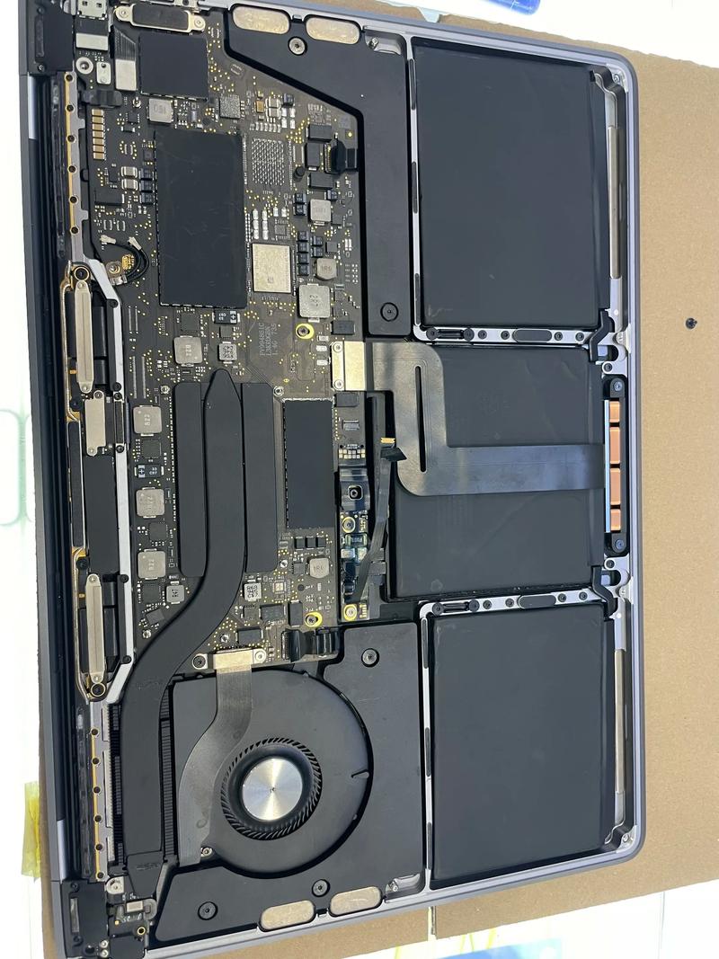 macbook 2025 拆机图