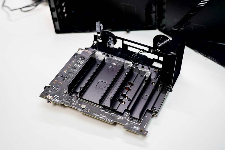 华硕rog zephyrus拆机