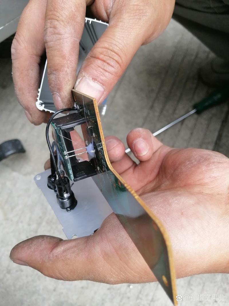 索尼xperiaf8331拆机