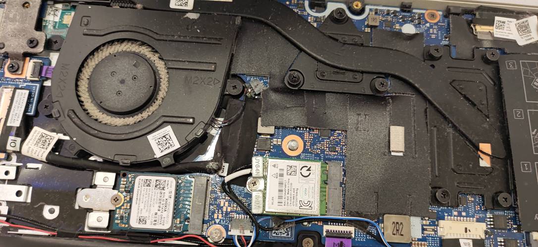 Dell 灵越 7000 拆机