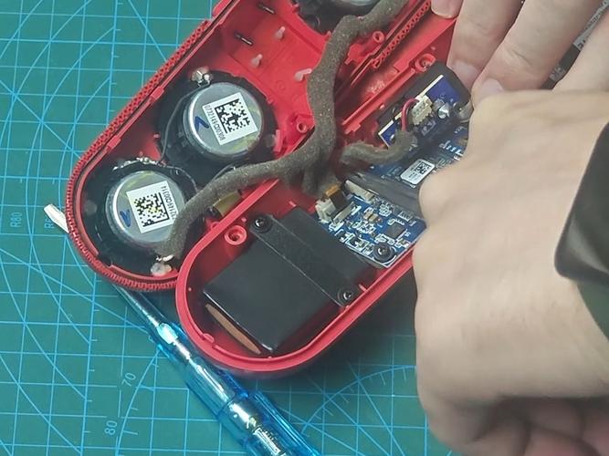 beats pill 拆机教程