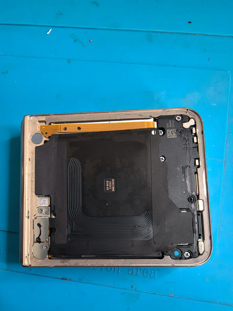 索尼XPERIA 8332拆机