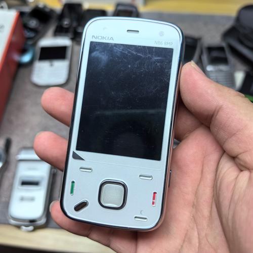 诺基亚的智能机耐摔吗