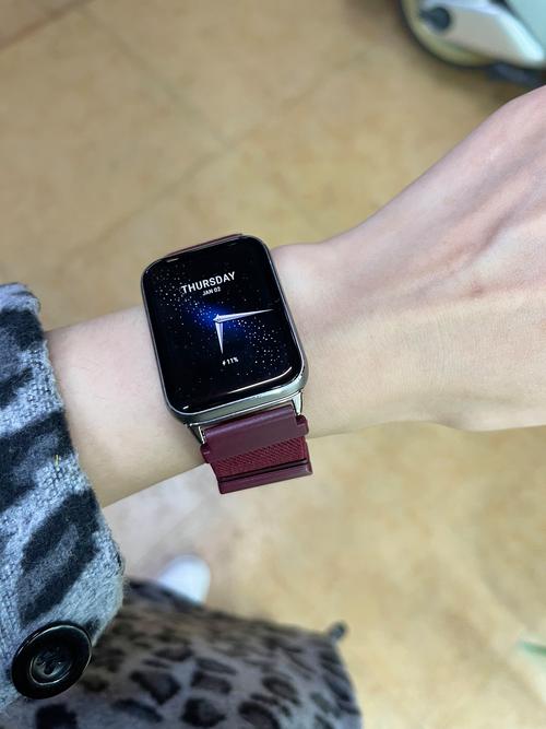 带手表还带着智能手环