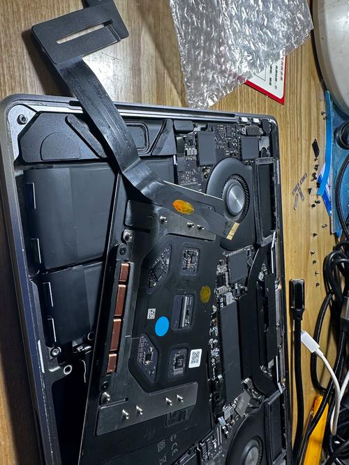 macbookair触控板拆机