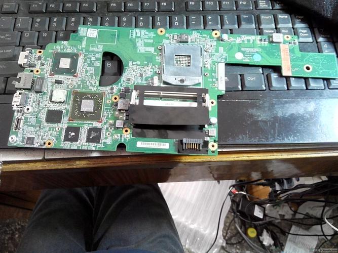 惠普dv43125tx拆机教程
